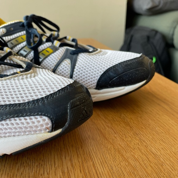 SOLD✅Adidas Response Training Shoe - Picture 2 of 7